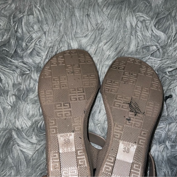 Beautiful givenchy gladiator sandals very good condition - Picture 5 of 7